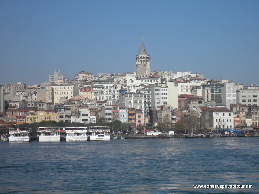 Cuerno de Oro y el Crusero por el Bósforo thmb img