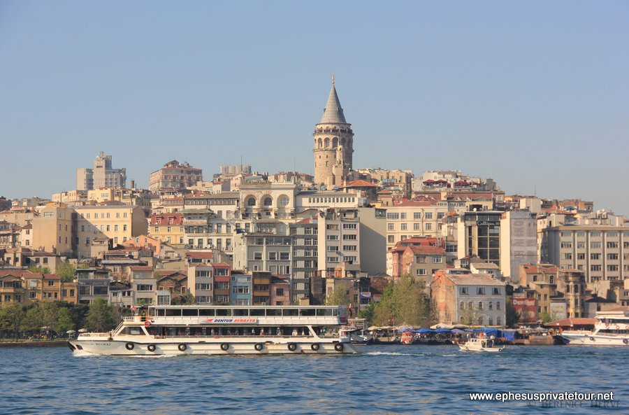 Cuerno de Oro y el Crusero por el Bósforo thmb img