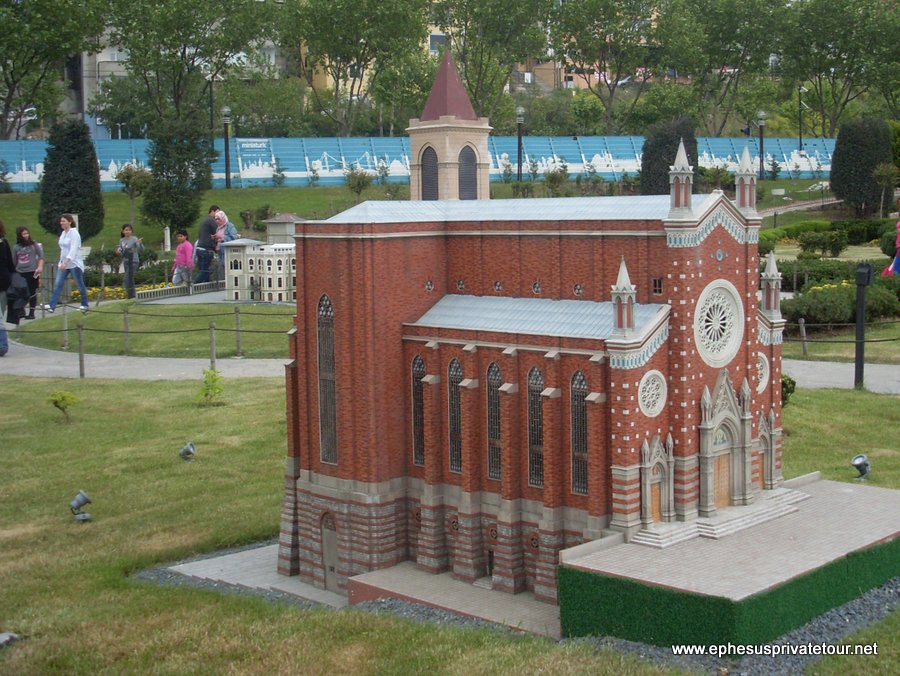 Tour de Cuerno de Oro,Colina Pierre Loti y Miniaturk thmb img