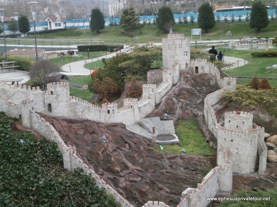 Tour de Cuerno de Oro,Colina Pierre Loti y Miniaturk